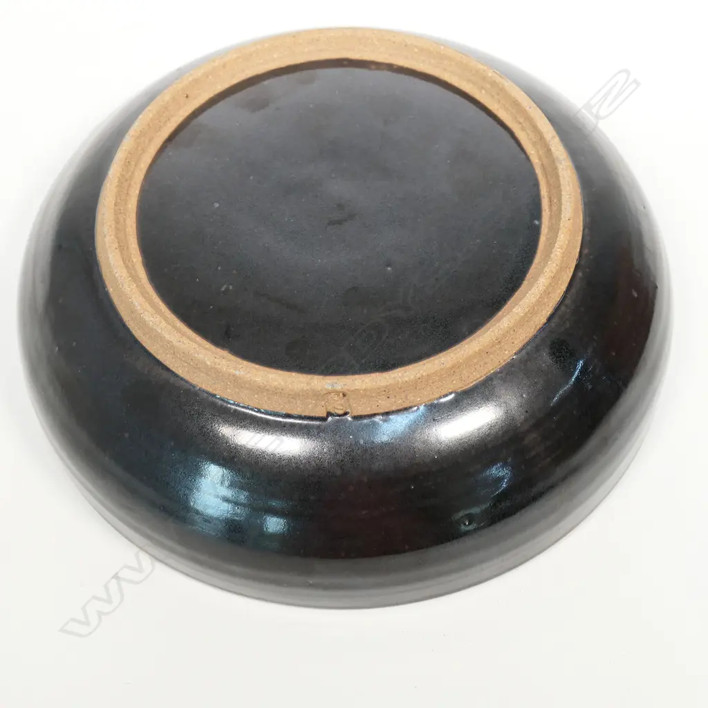 A Peter Stichbury chun glazed bowl, Image 1++