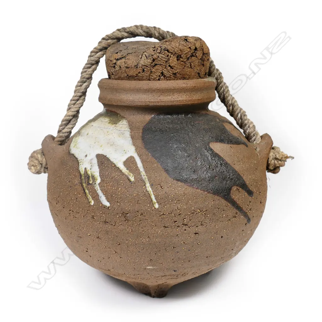 Patricia Perrin 'onion pot', Image 1++