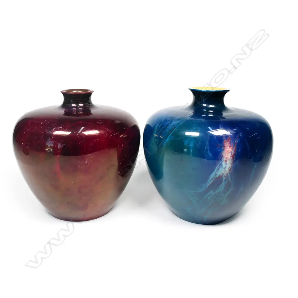 Two Wilkinson's Oriflamme vases, Image 1++