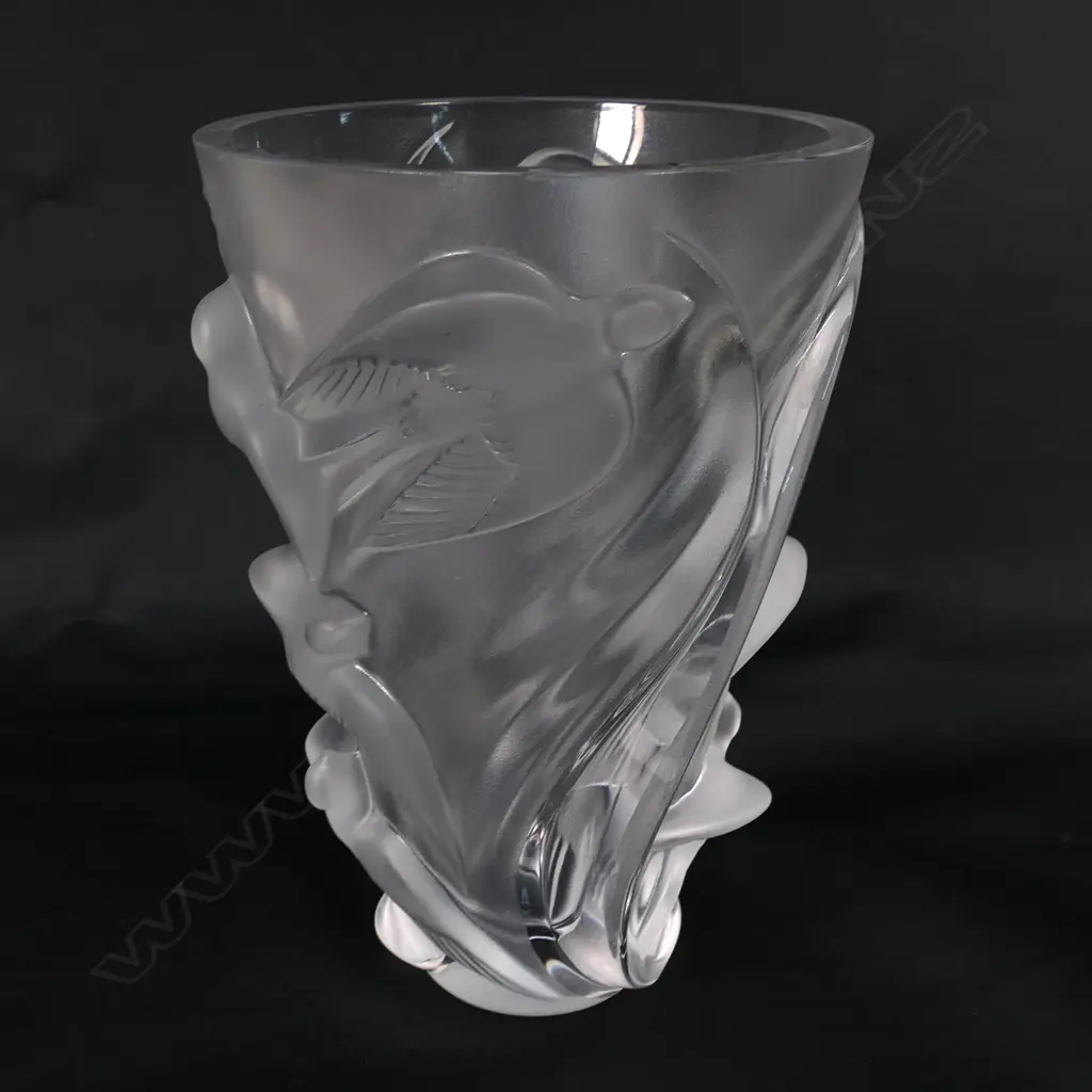 A large, heavy Lalique 'Martinets' vase, Image 1++