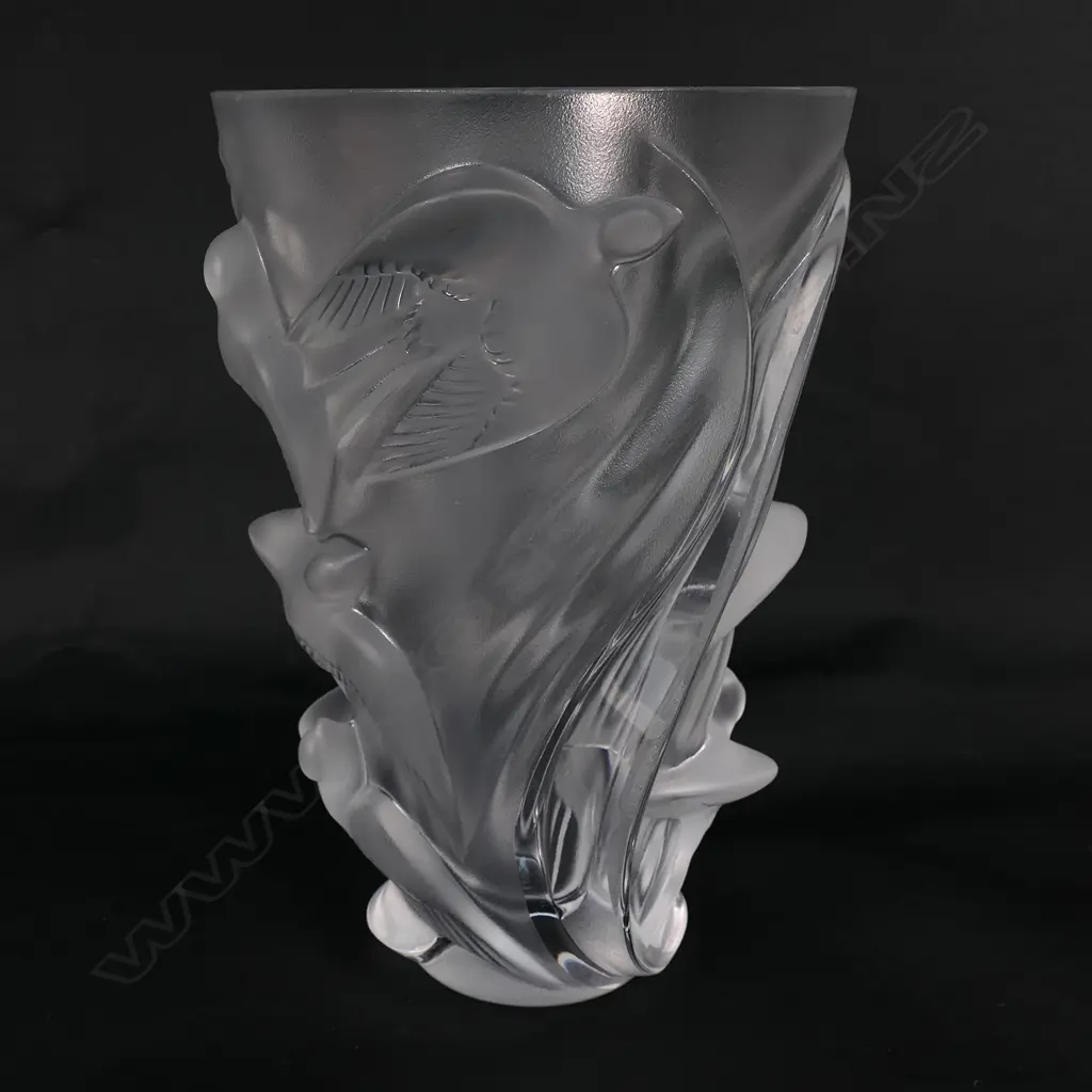 A large, heavy Lalique 'Martinets' vase, Image 1++