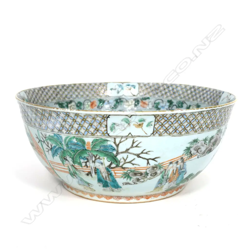 A 19thC Chinese famille verte punch bowl, Image 1++