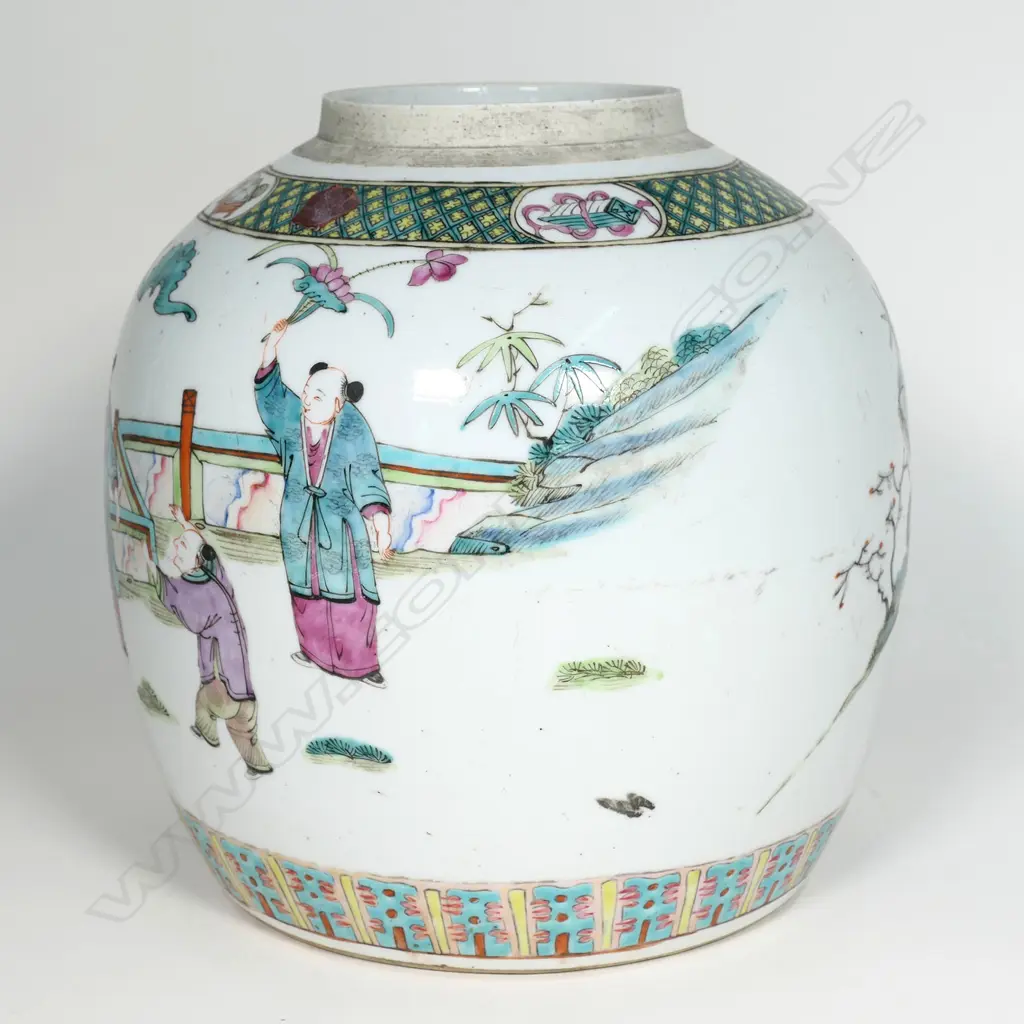 An old Chinese famille rose ginger jar, Image 1++
