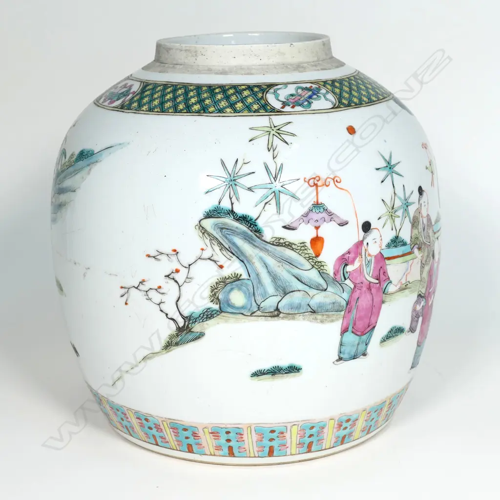 An old Chinese famille rose ginger jar, Image 1++