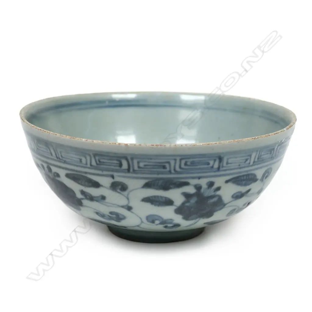 A Chinese porcelain bowl from the Swatow kilns, Image 1++