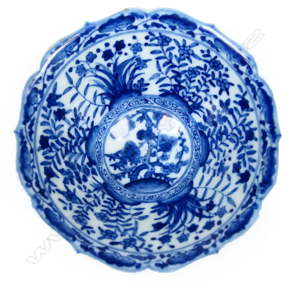 A Chinese small porcelain dish, Image 1++