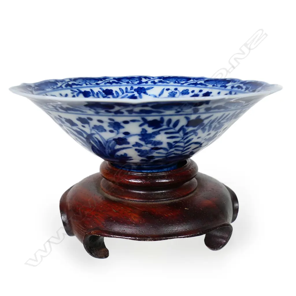A Chinese small porcelain dish, Image 1++