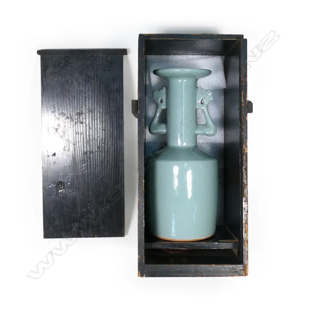 Chinese Longquan style celadon double ear vase, Image 1++