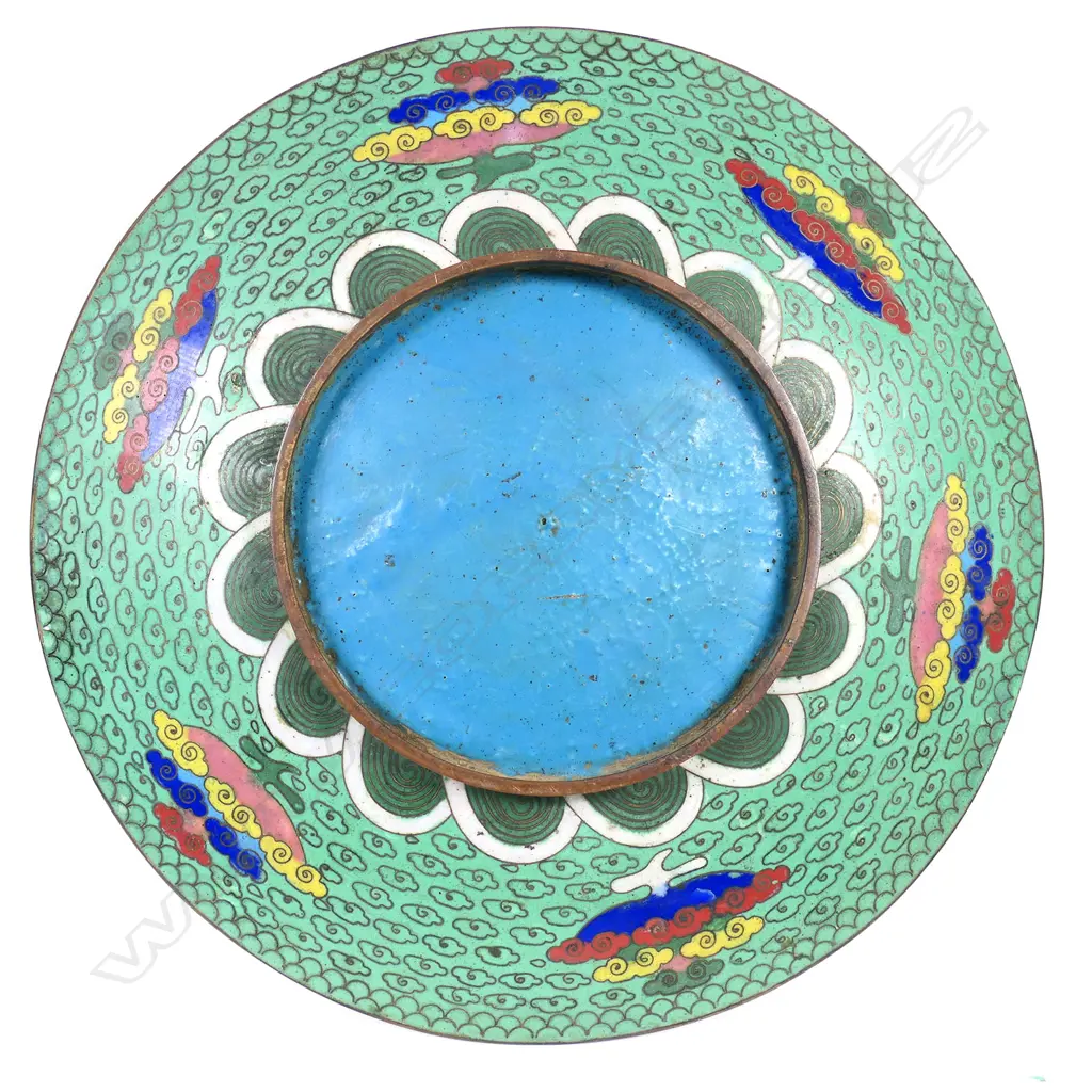 A Chinese cloisonné enamelled dish, Image 1++