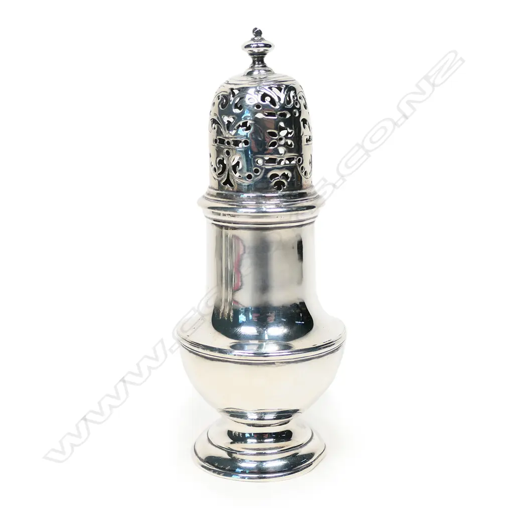 A George III silver pepperette, London 1812 by Thomas Wilkes Barker, Image 1++