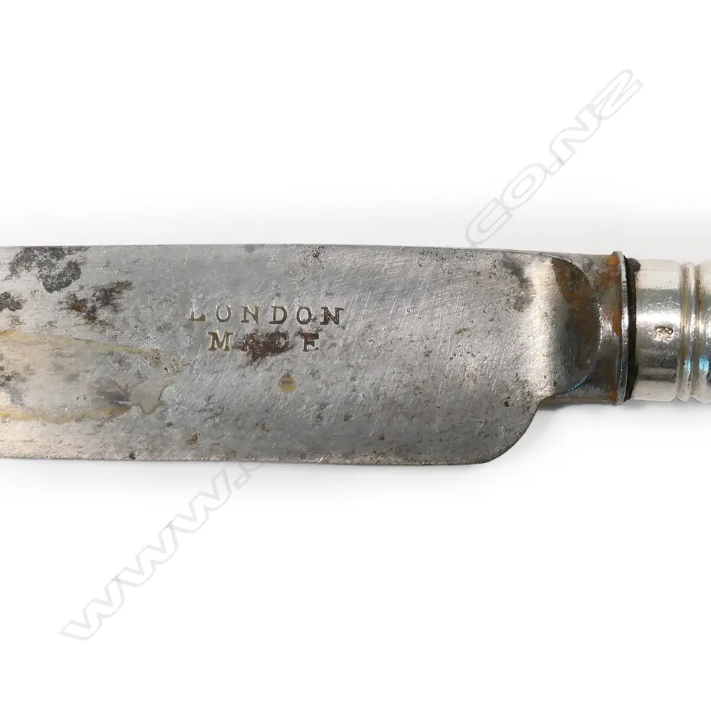 A set of six late Victorian silver handled King's Pattern entrée knives, Image 1++