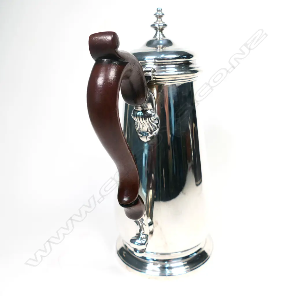 A George III style silver coffee pot, London 1972 by Wakely & Wheeler, Image 1++
