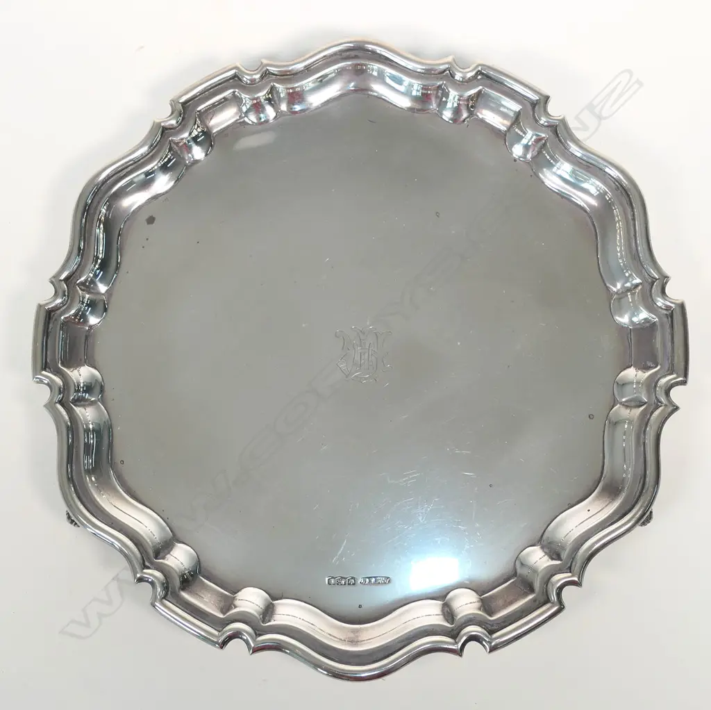 An early 20thC silver salver, Sheffield 1928. Image 1++