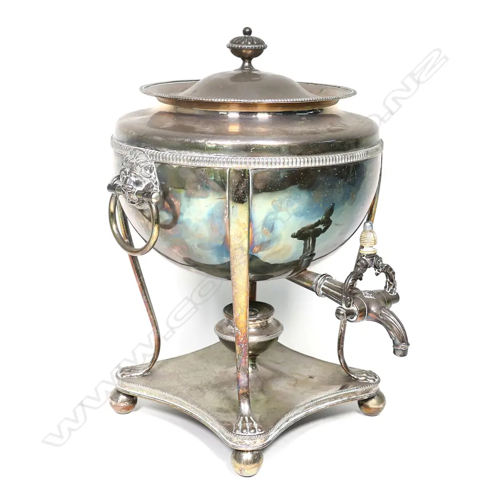 A Victorian silver plate lidded tea urn, Image 1++
