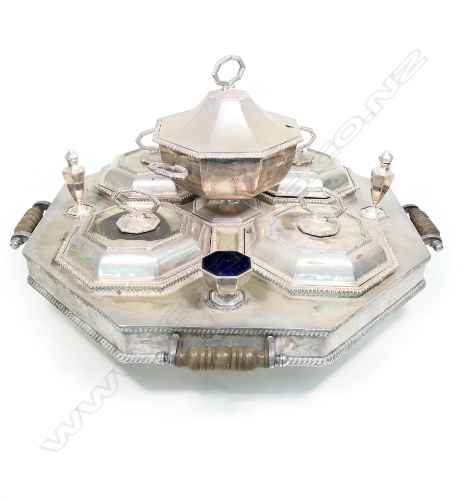 An unusual vintage silver plate Lazy Susan/bain-marie, by Viners Ltd, "Reproduction Old Sheffield Plate". Image 1++