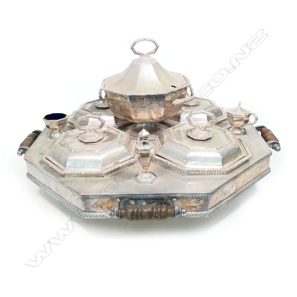 An unusual vintage silver plate Lazy Susan/bain-marie, by Viners Ltd, "Reproduction Old Sheffield Plate". Image 1++