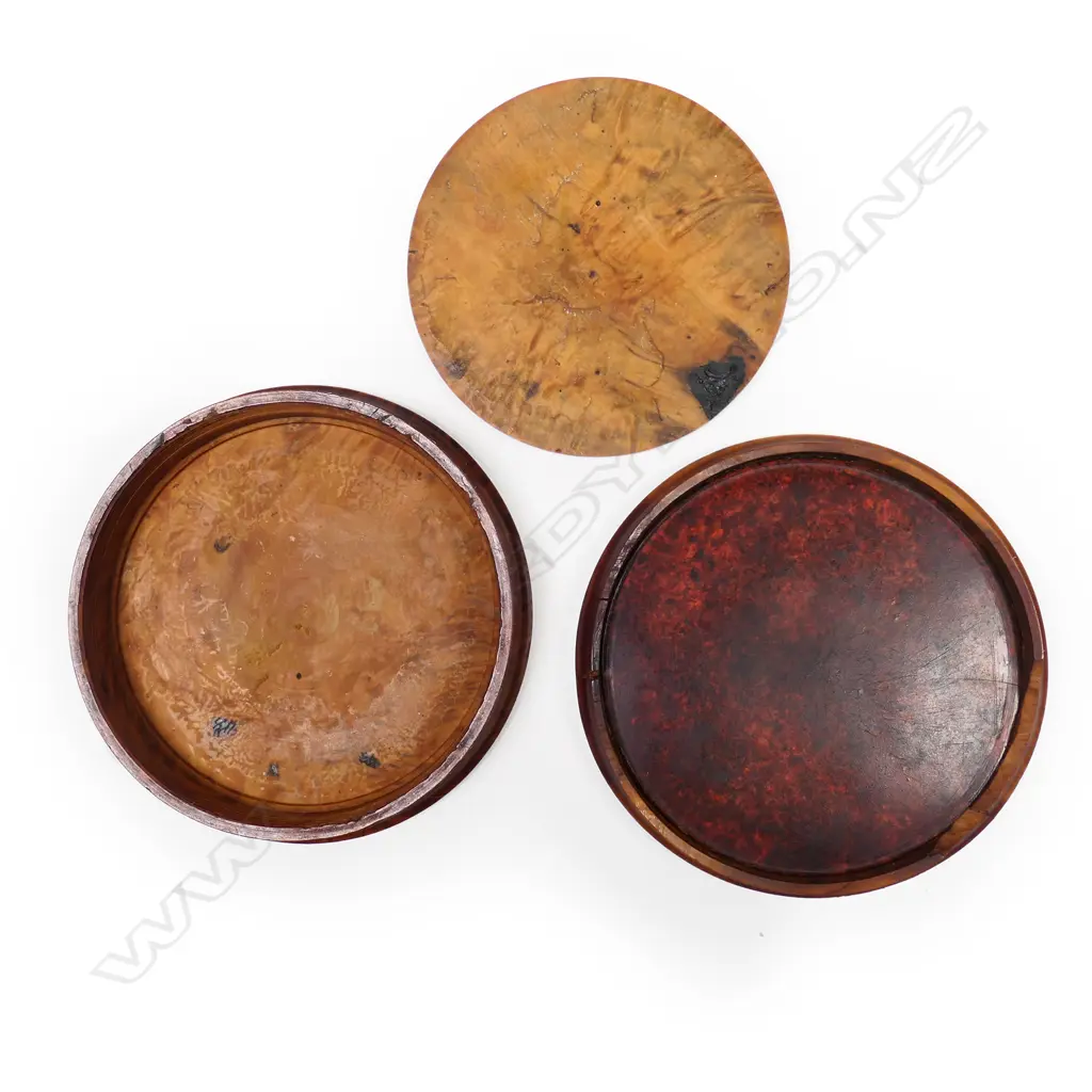 Three Napoleonic period pressed wood table snuff box lids, Image 1++
