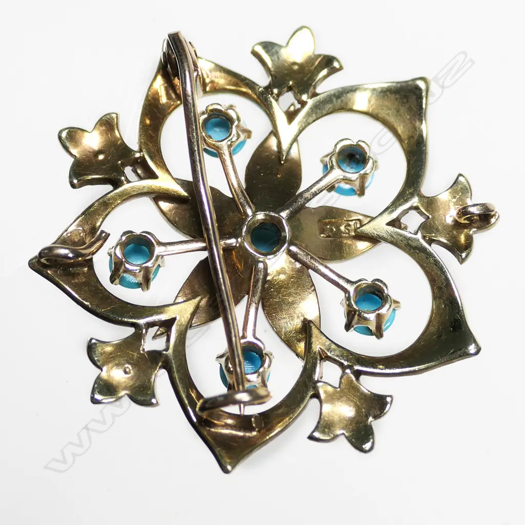 An Edwardian 15ct yellow gold turquoise and seed pearl brooch, Image 1++