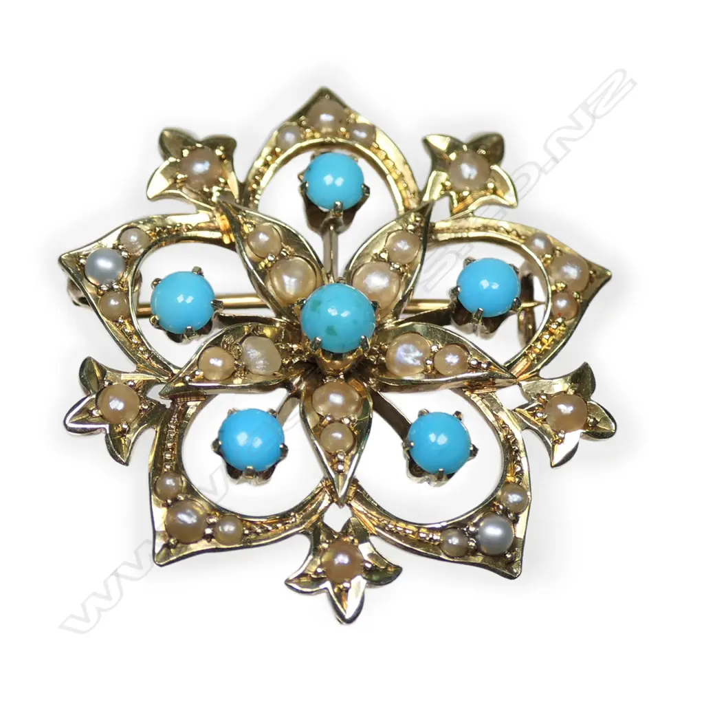 An Edwardian 15ct yellow gold turquoise and seed pearl brooch, Image 1++