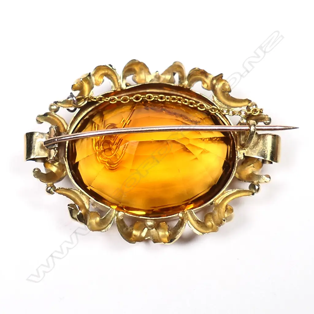 A Victorian 18ct gold and citrine brooch, Image 1++