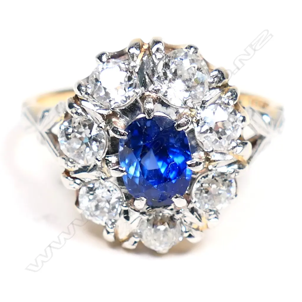 An estate sapphire and diamond cluster ring, Image 1++