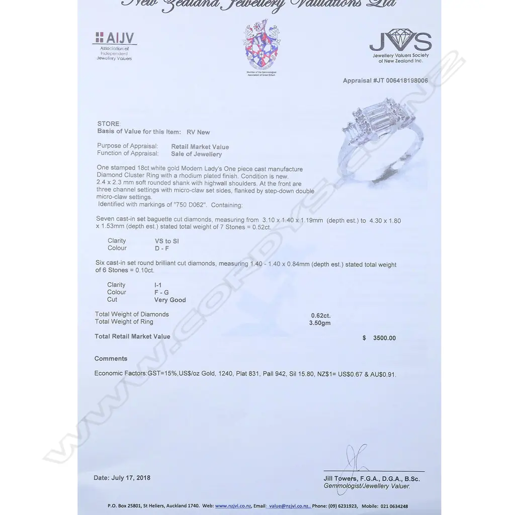 An 18ct white gold and diamond ring, Image 1++