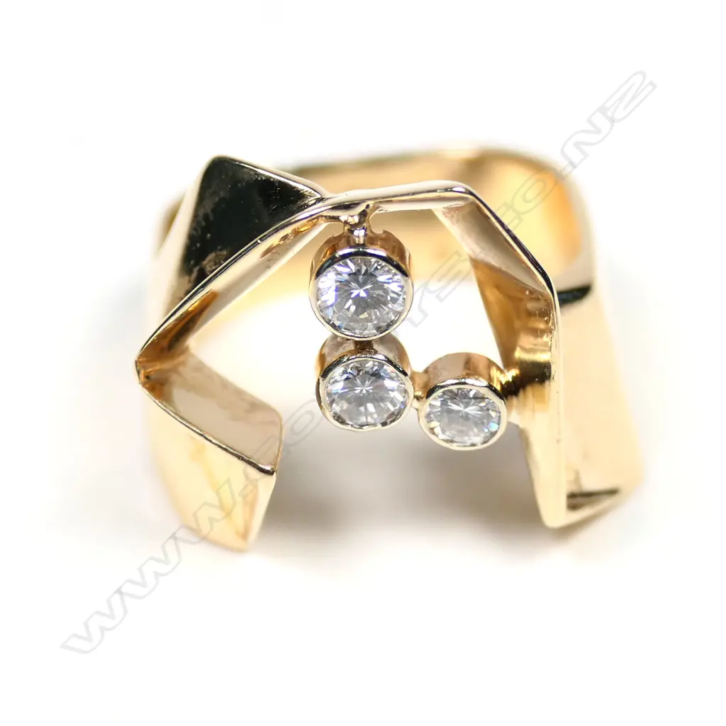 A  retro 14ct gold and diamond ring, Image 1++