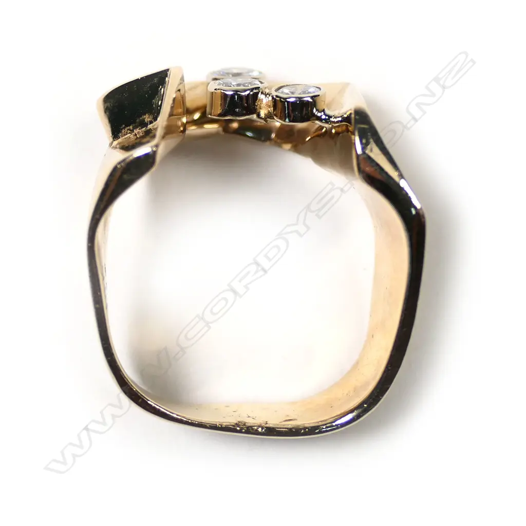 A  retro 14ct gold and diamond ring, Image 1++