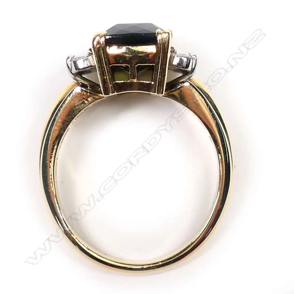 An estate 18ct gold, tourmaline and diamond dress ring, Image 1++