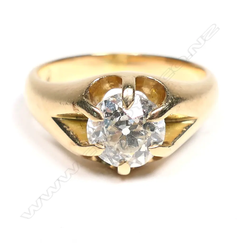 An antique 15ct gold and diamond solitaire ring, Image 1++