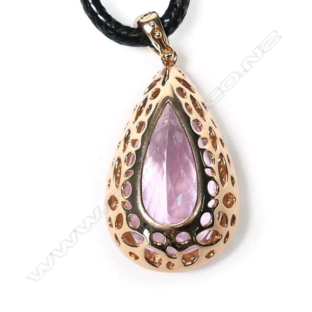 An 18ct rose gold and diamond framed large kunzite pendant, Image 1++