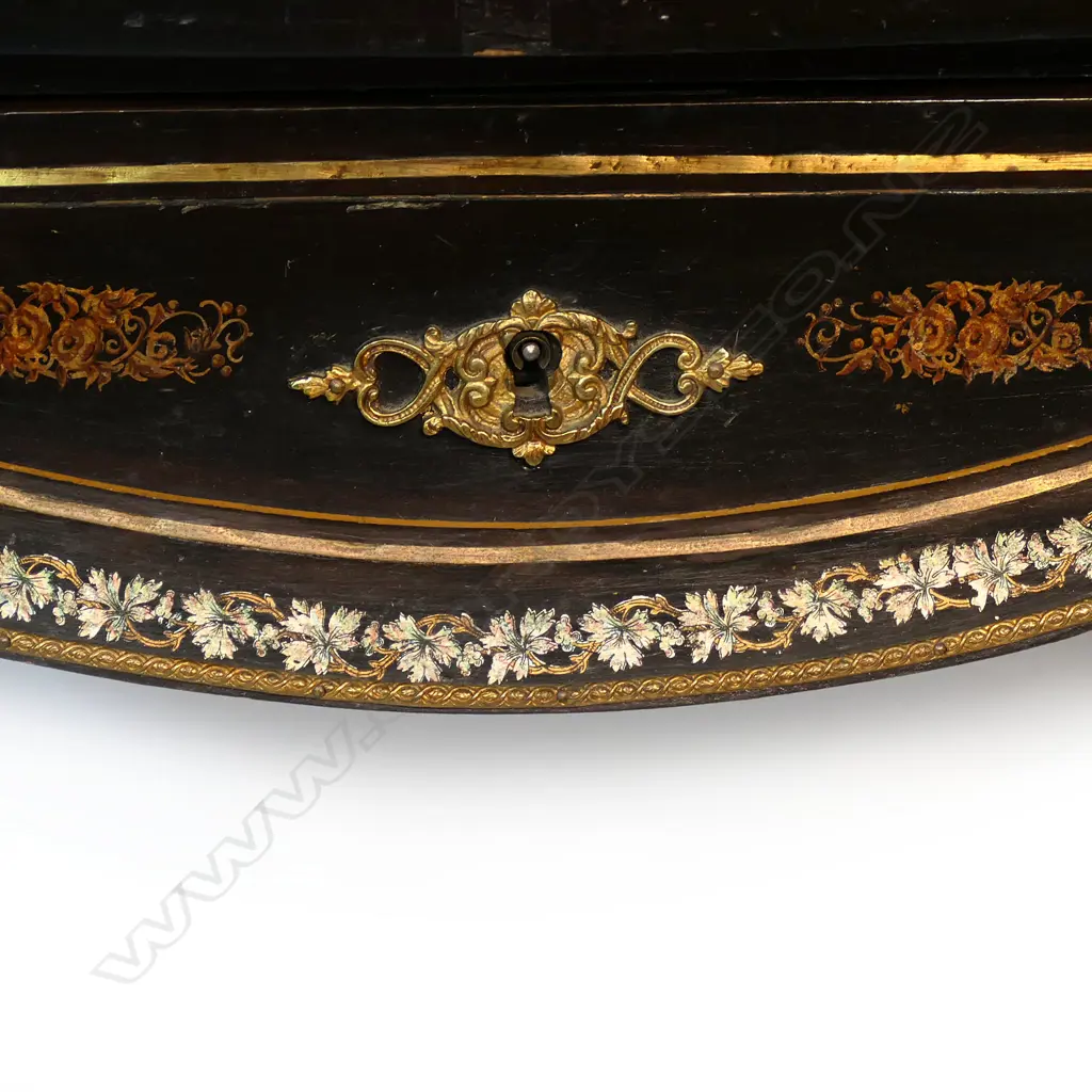 A French ebonised ormolu bonheur du jour, Image 1++