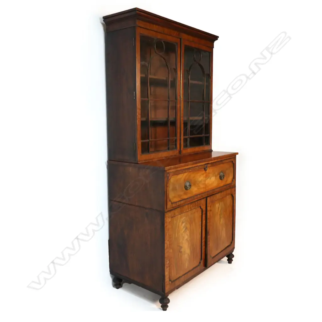 A Georgian mahogany bookcase-secretaire, Image 1++