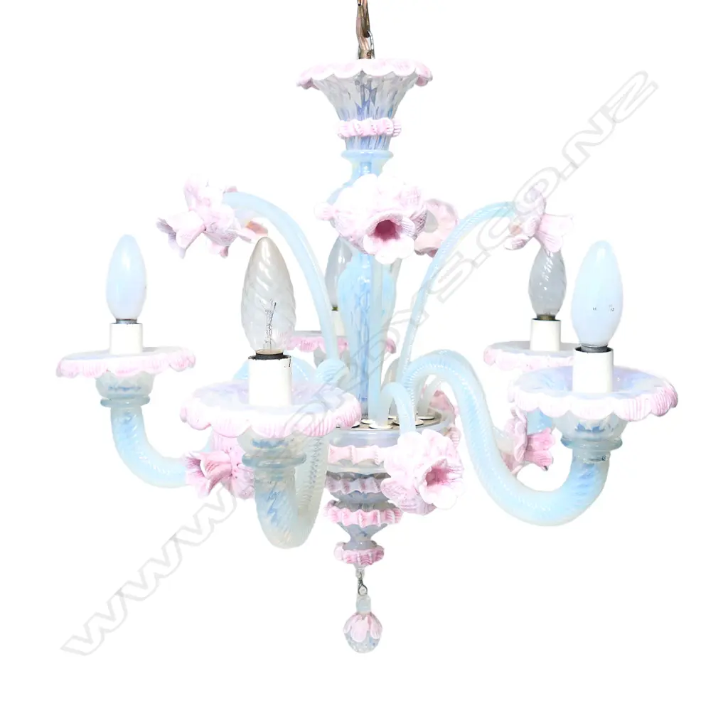 A Venetian opalescent glass small chandelier, Image 1++