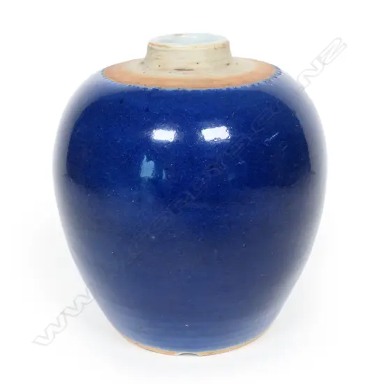 A Chinese monochrome blue glazed jar, Kangxi period,