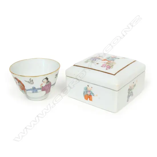 A Chinese famille rose porcelain box and wine cup,