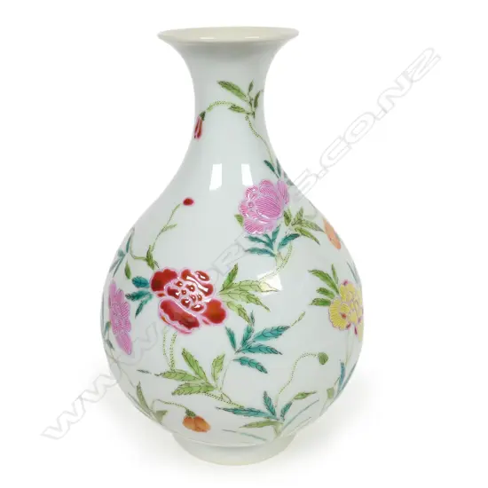 A fine Chinese Yuhuchunping vase,