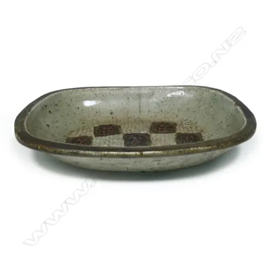 A Len Castle large impressed motif bowl,