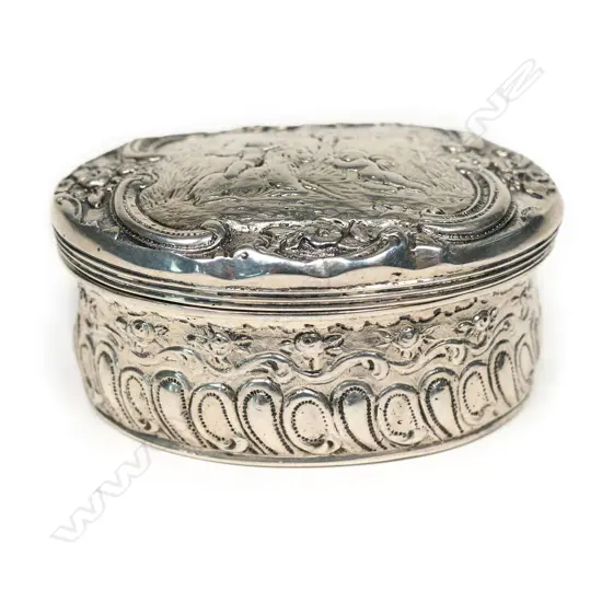 A 19thC French cast silver decorative snuff box,