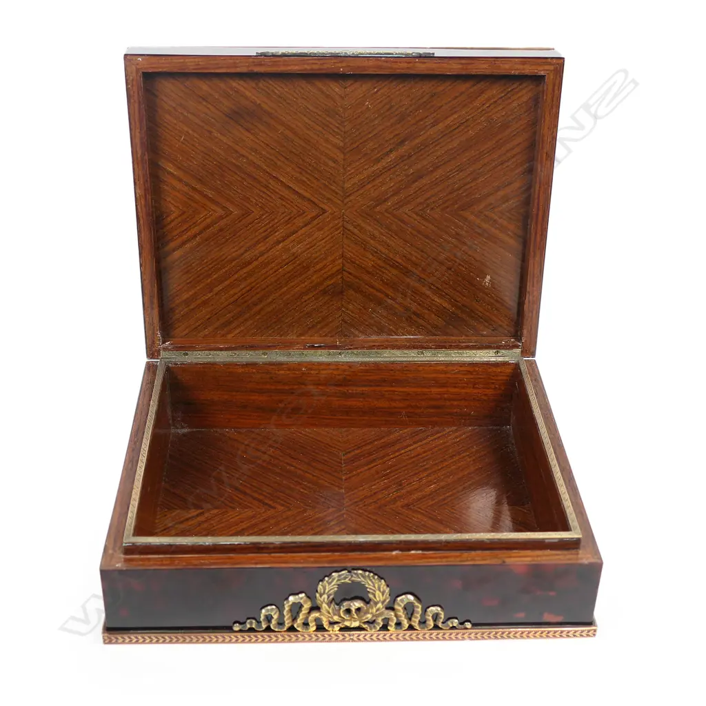 An Asprey’s, London lidded box, with painted ivory panel to the top depicting Leda and the Swan. Image 1++