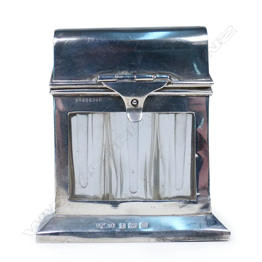 An early 1900s silver perfume bottle holder, Image 1++