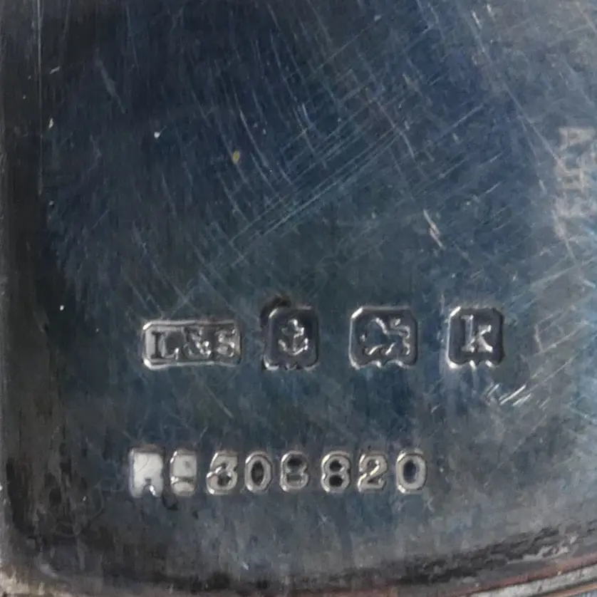 A petite silver postal scale, to weigh 7oz, incorporating a stamp box drawer to the base, Image 1++