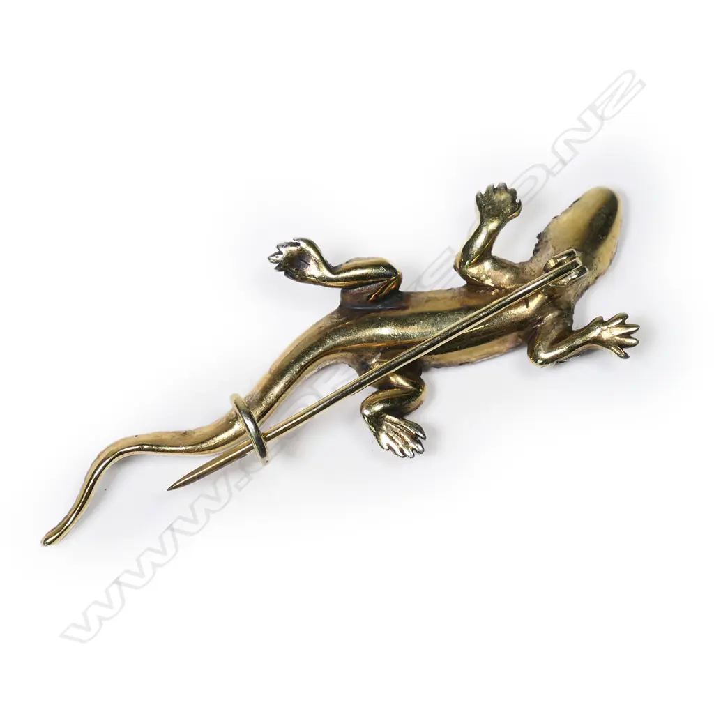 A silver gilt diamond and ruby set lizard brooch, Image 1++