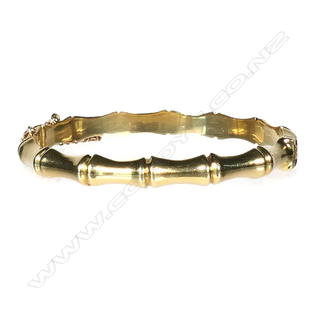 A New Zealand made, 18ct yellow gold bamboo shaped bangle, Image 1++