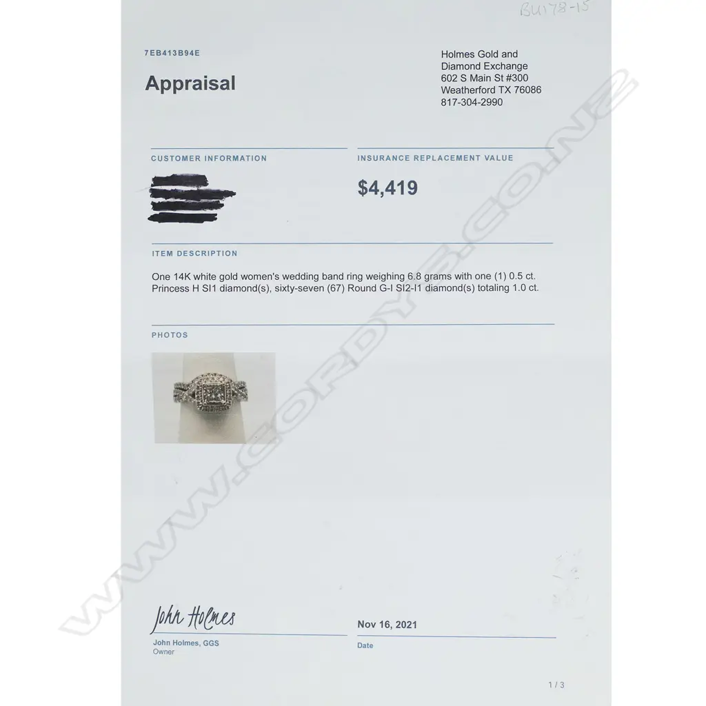 A 14ct white gold and diamond ring set, Image 1++