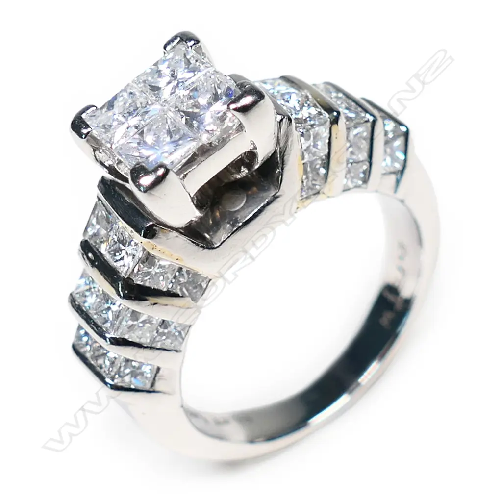 A platinum and diamond dress ring, Image 1++