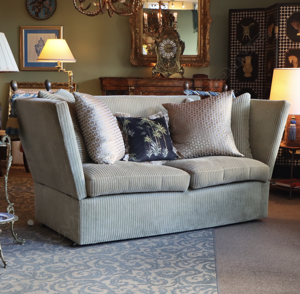 An iconic English Knoll two-seater drop-arm sofa, Image 1++