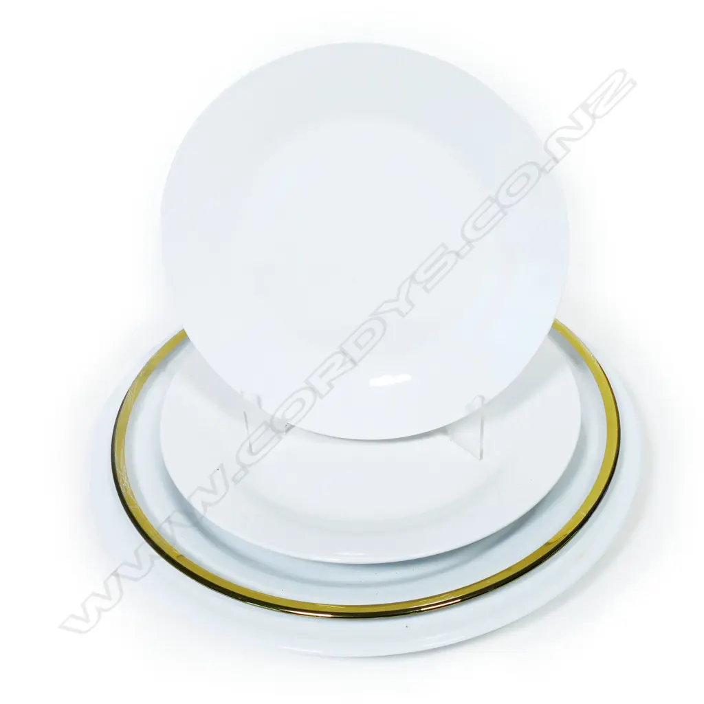 A six place modern dinner service Image 1++