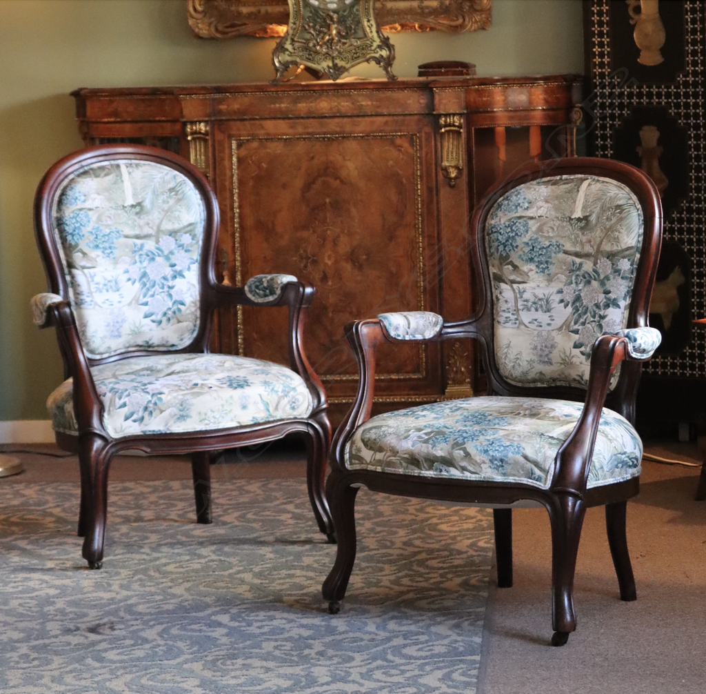 A pair of early Victorian mahogany French-style open armchairs, Image 1++