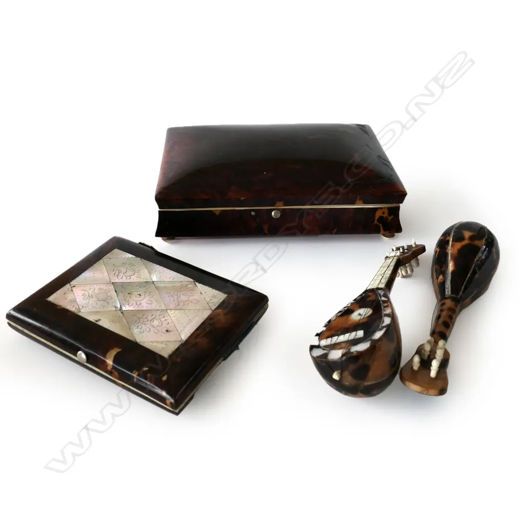 ANTIQUE ASSORTED TORTOISESHELL ITEMS Image 1++